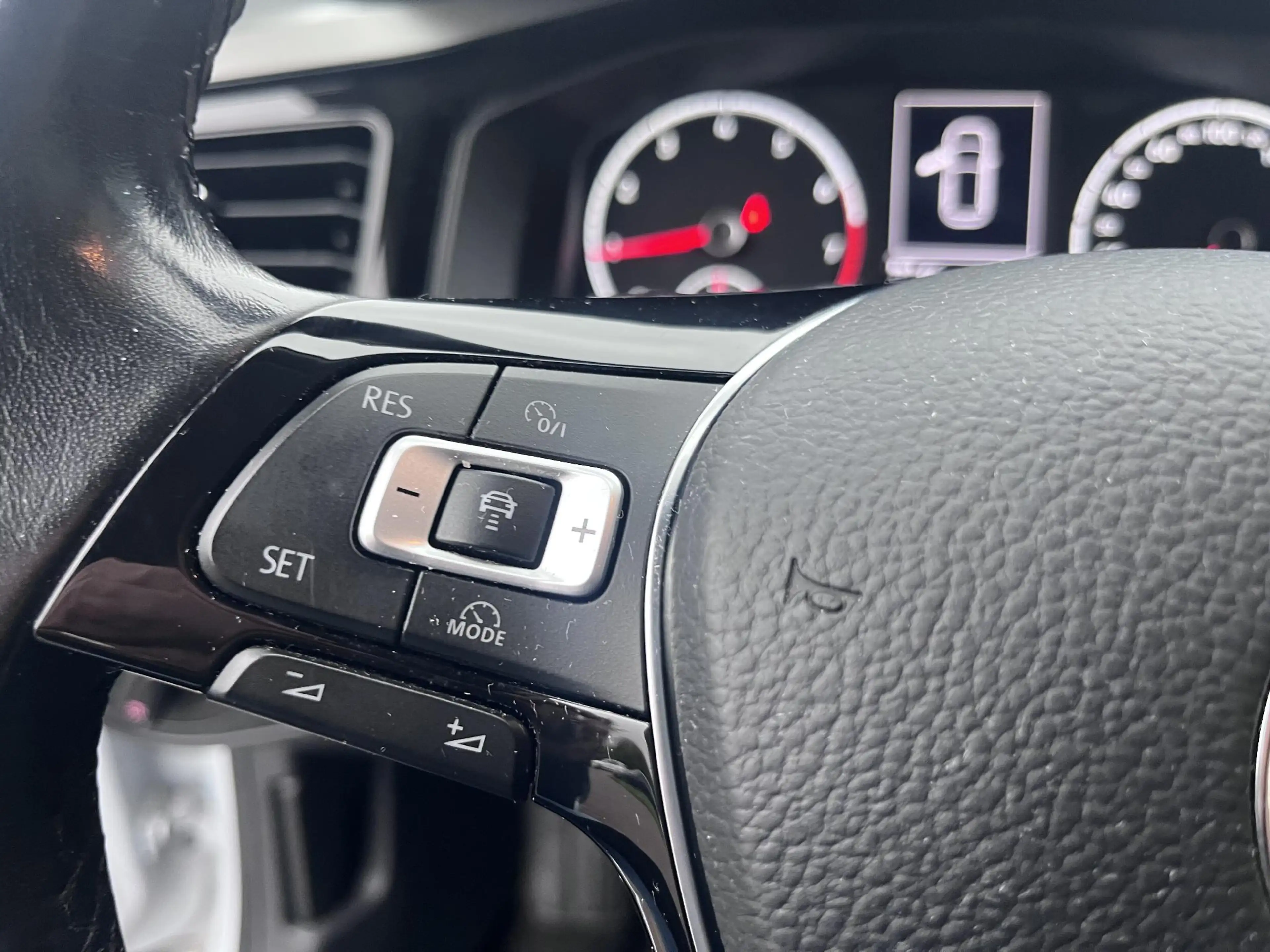 Volkswagen Polo 1.0 TSI Comfortline Lmv|Camera — photo 11