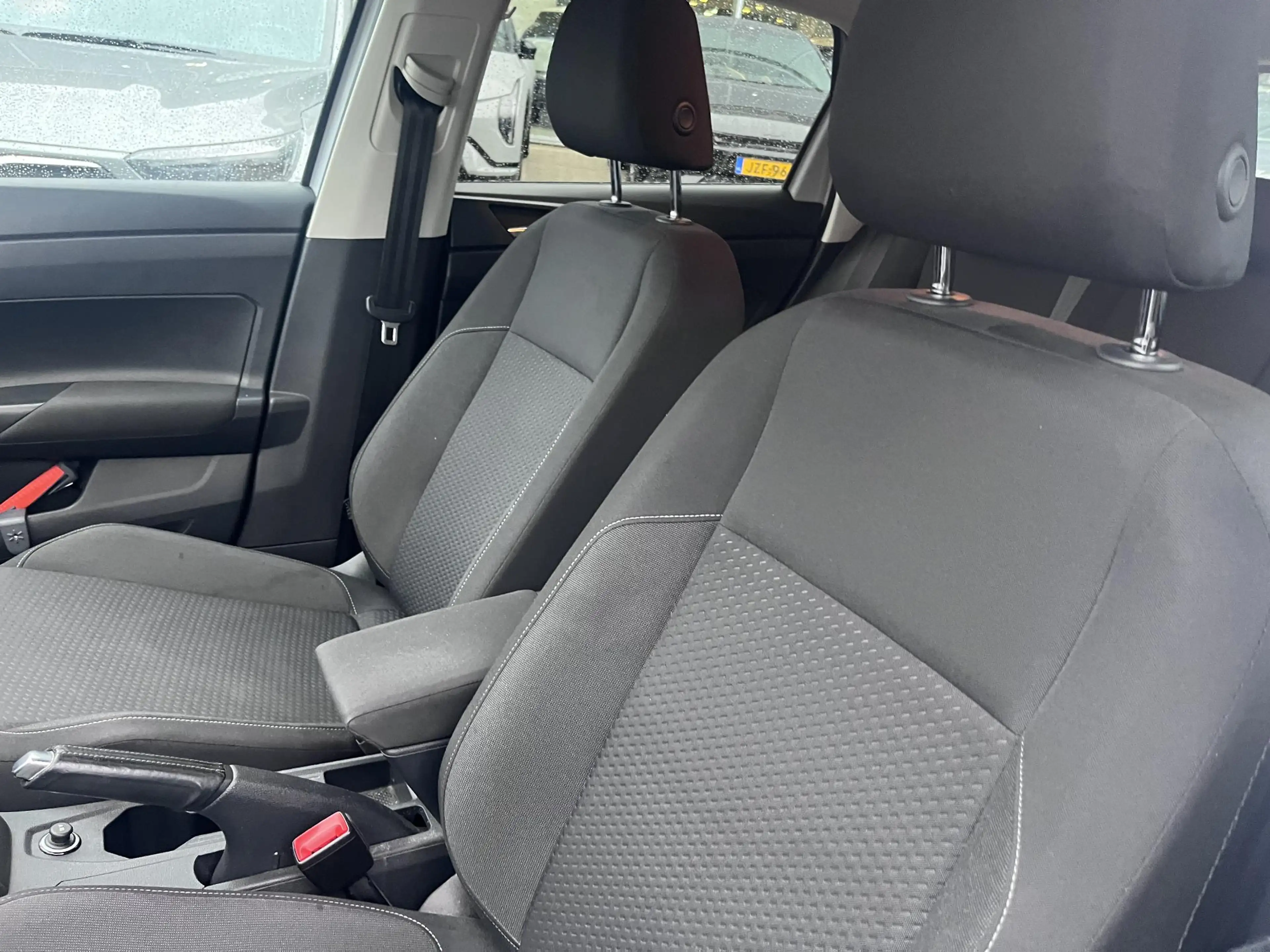 Volkswagen Polo 1.0 TSI Comfortline Lmv|Camera — photo 8