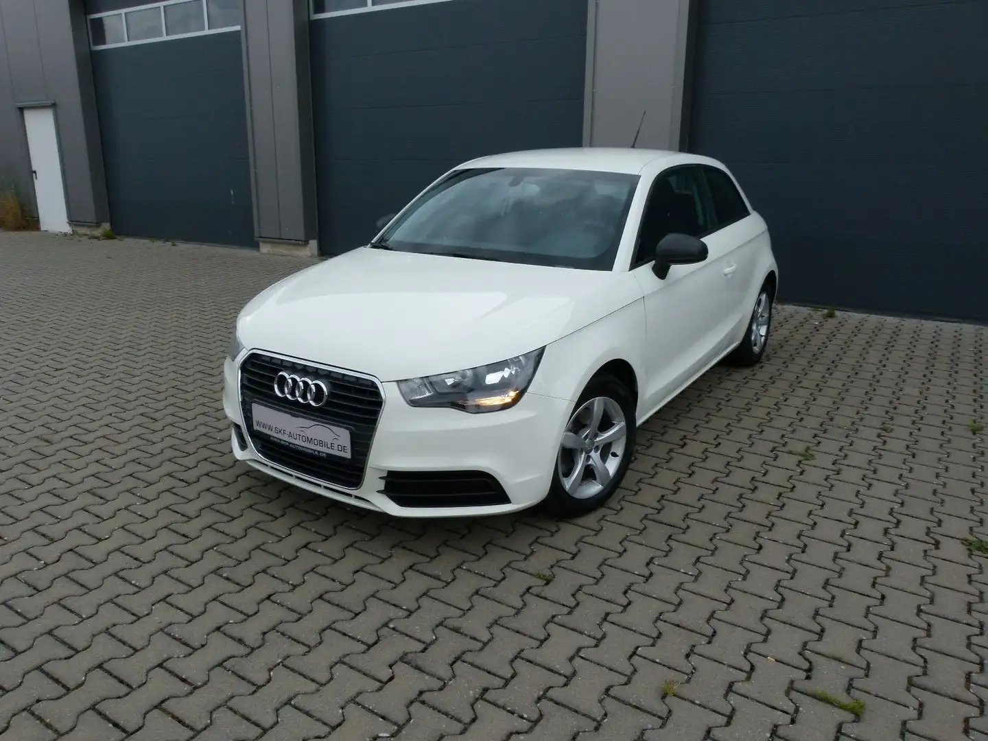 Audi A1 1,4 TFSI 1-Hand S-tronic PDC Sitzheizung Alu Weiß - 1