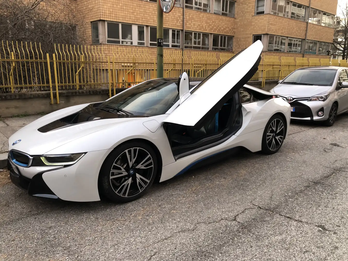 BMW i8 Coupe 1.5 auto - 1