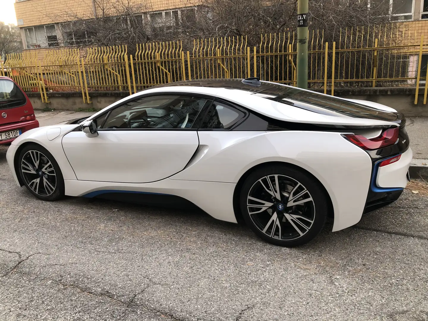 BMW i8 Coupe 1.5 auto - 2