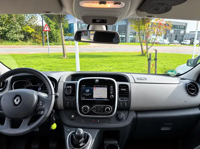 Renault Trafic view 18