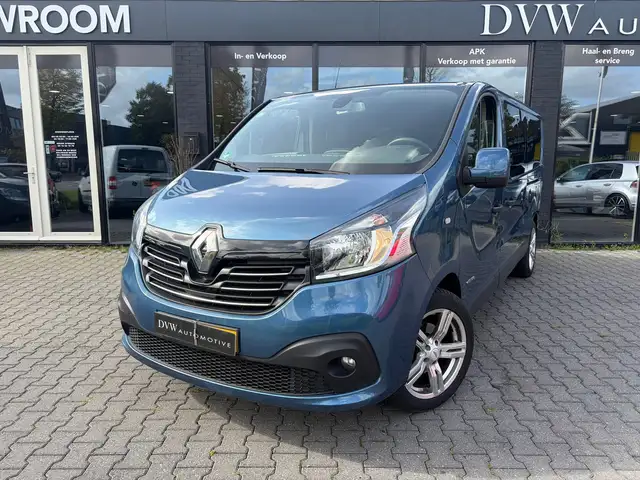 2016 Renault Trafic in Blue for sale