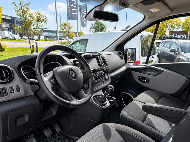 Renault Trafic view 7