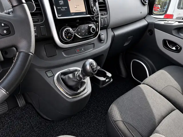 Renault Trafic view 10