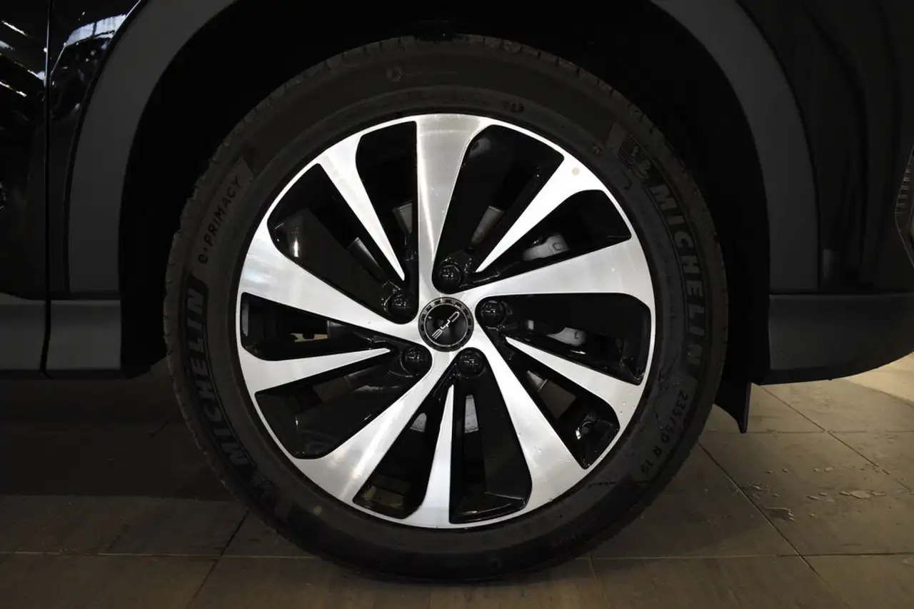 BYD SEAL U