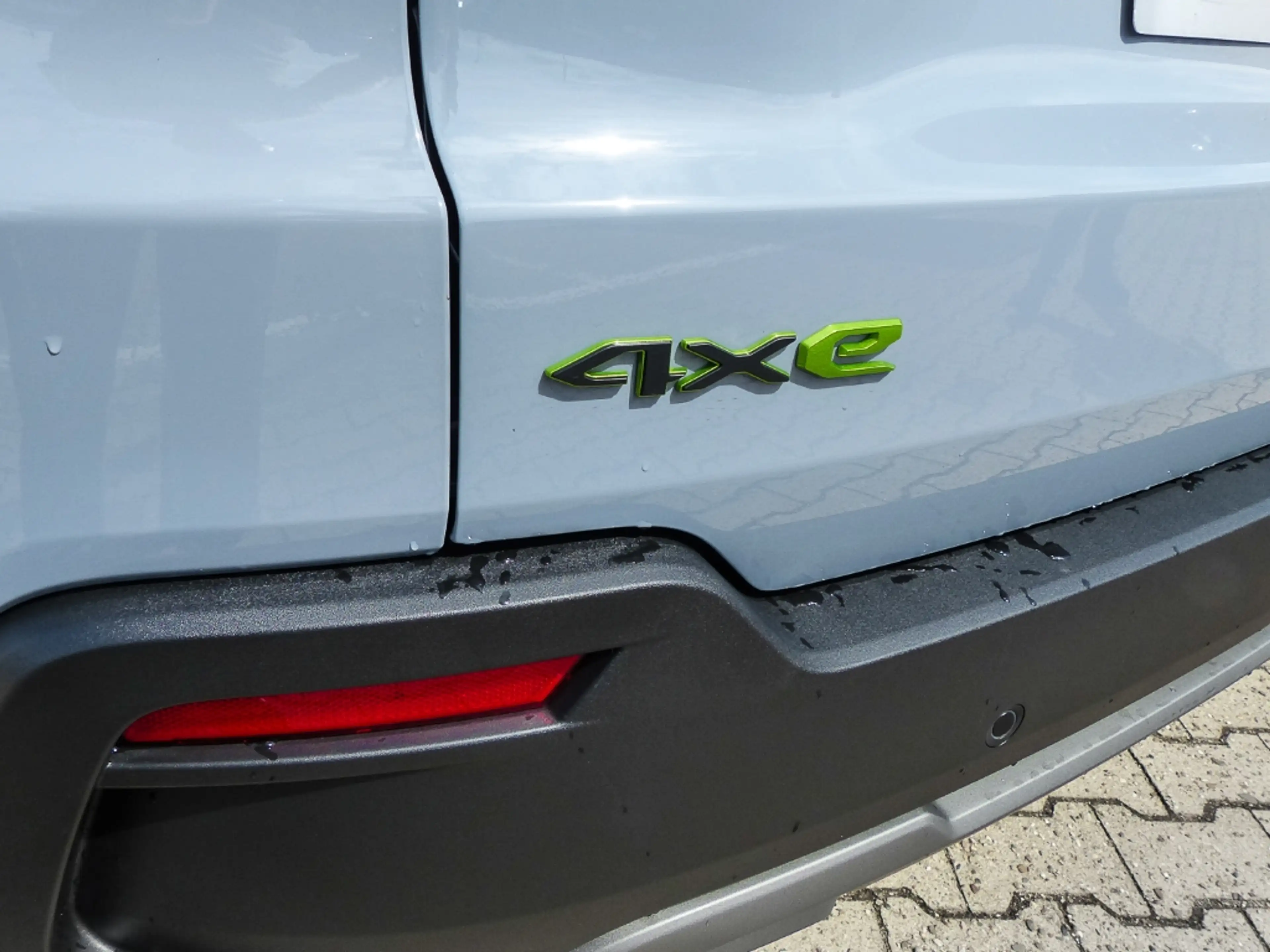 Jeep Avenger 4xe Overland Mild-Hybrid 360 Kamera LED Apple CarP — photo 16