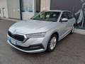 Skoda Octavia 2.0 TDI EVO SCR 150 CV DSG Wagon Executive Plateado - thumbnail 2