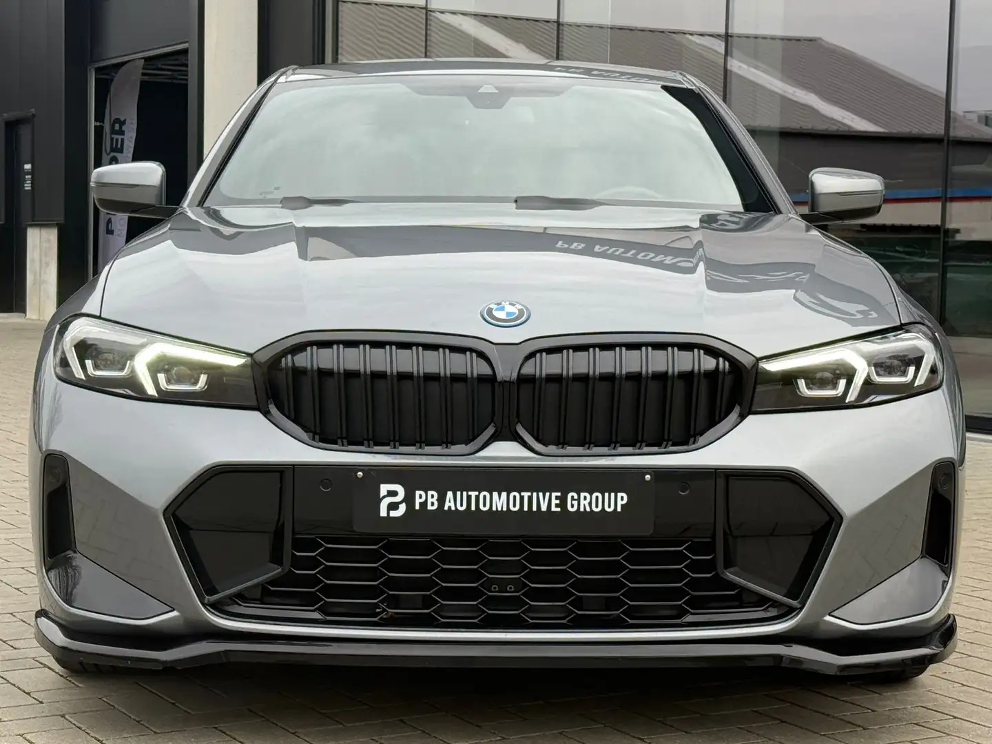 BMW 330 M-sport-Curved Display-Led-XDrive-Lane assist Gris - 2