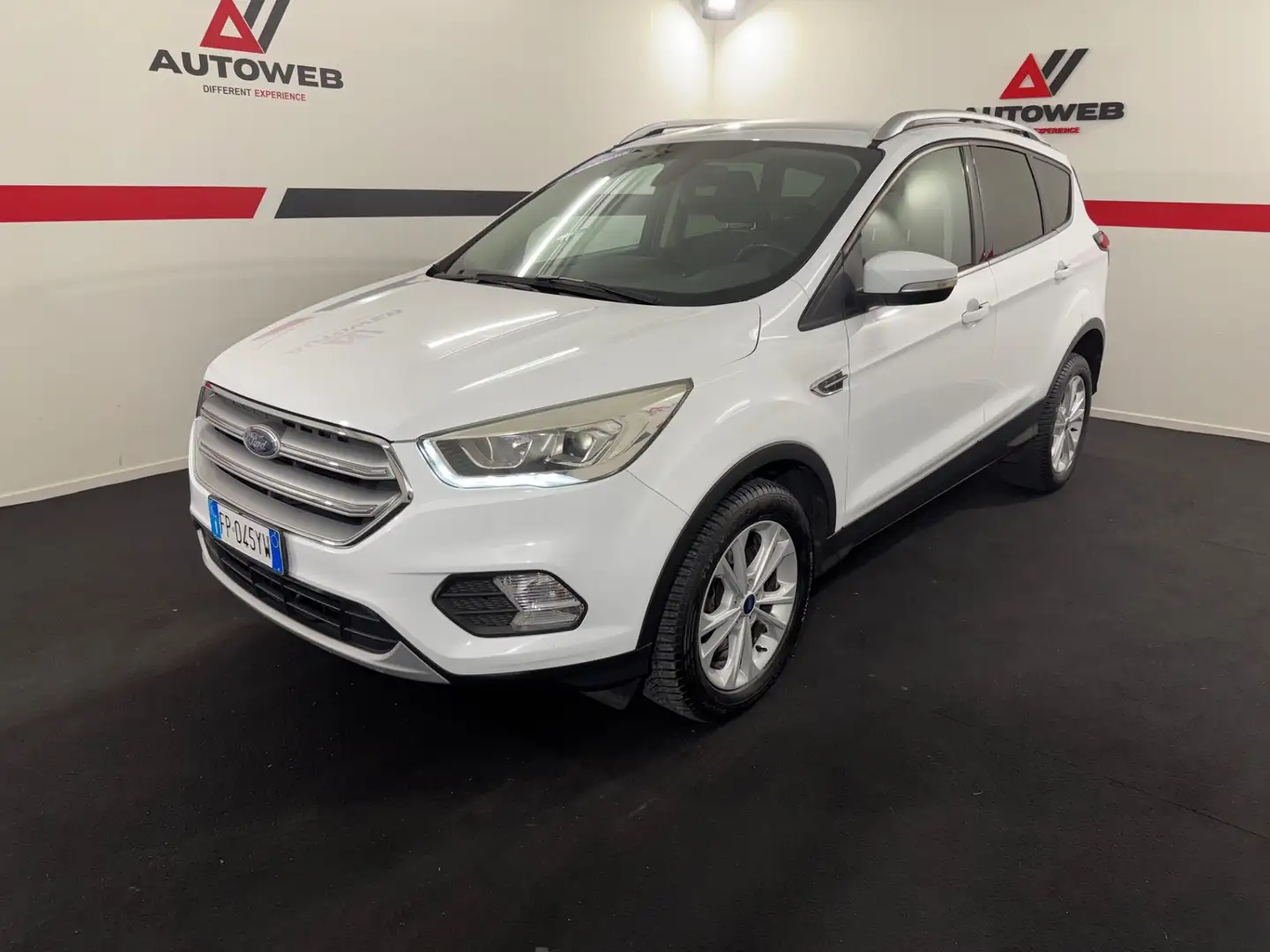 Ford Kuga Kuga 1.5 TDCI 120 CV S&S 2WD Powershift Titanium Bianco - 1