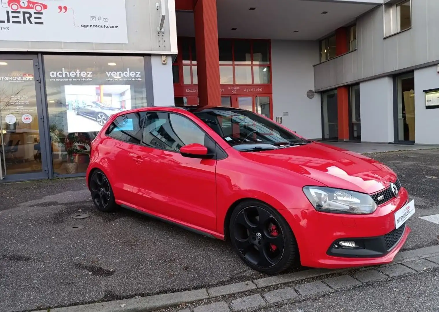 Volkswagen Polo V 1.4 GTI DSG7 180 cv Boîte auto Toit Pano Rouge - 1