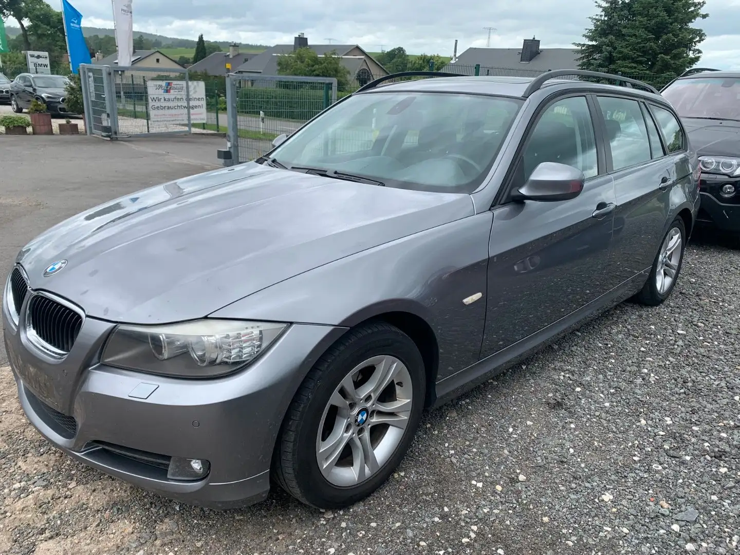 BMW 320 d/A Touring Facelift Gris - 1