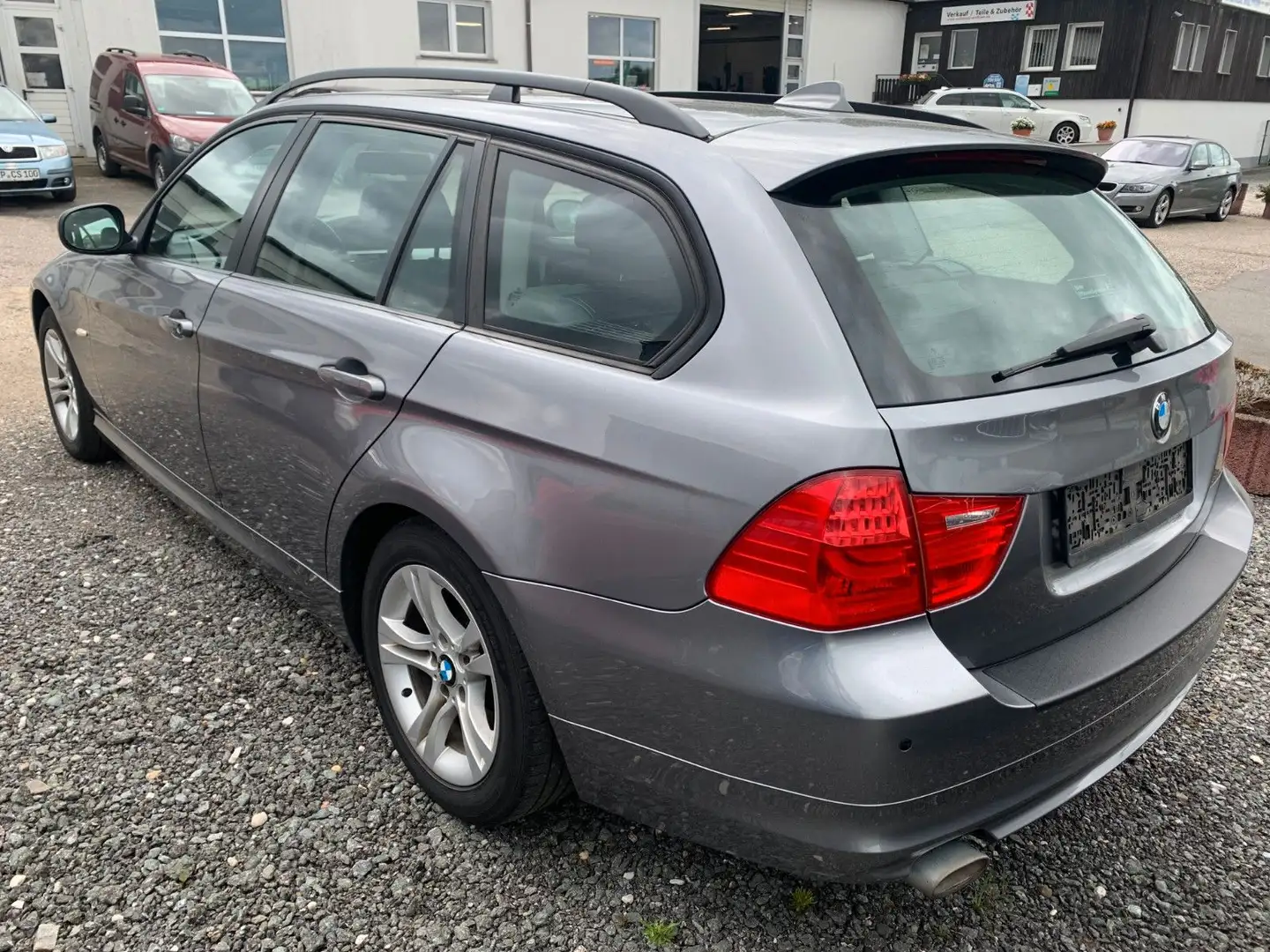 BMW 320 d/A Touring Facelift Gris - 2