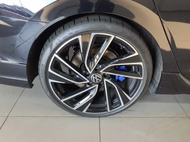 Volkswagen Golf view 12
