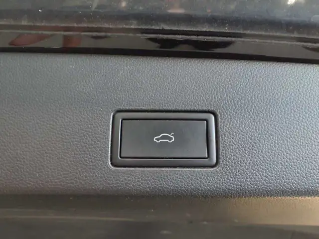 Volkswagen Golf view 11