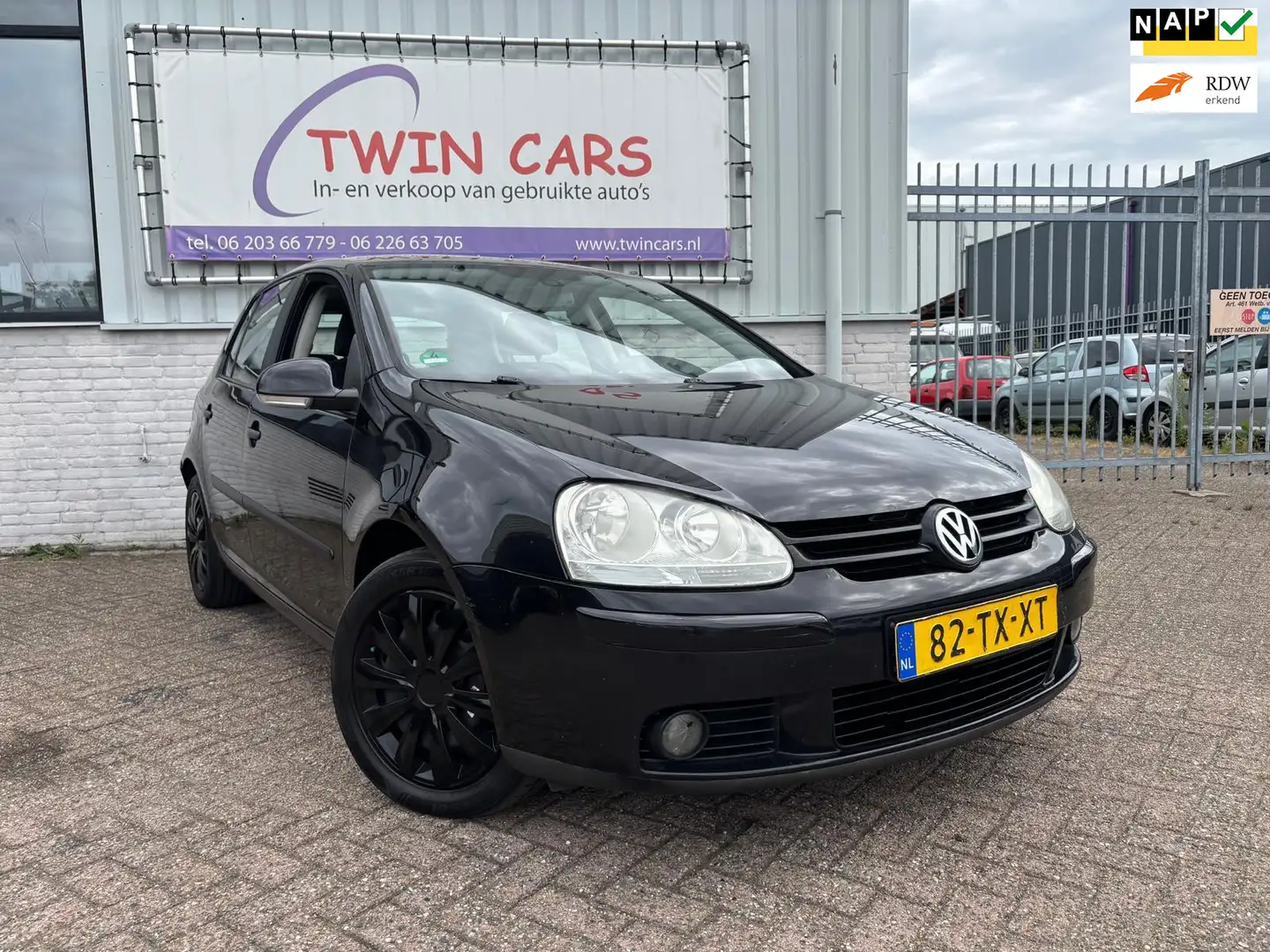 Volkswagen Golf 1.6 FSI Comfortl Business 5drs airco Noir - 1