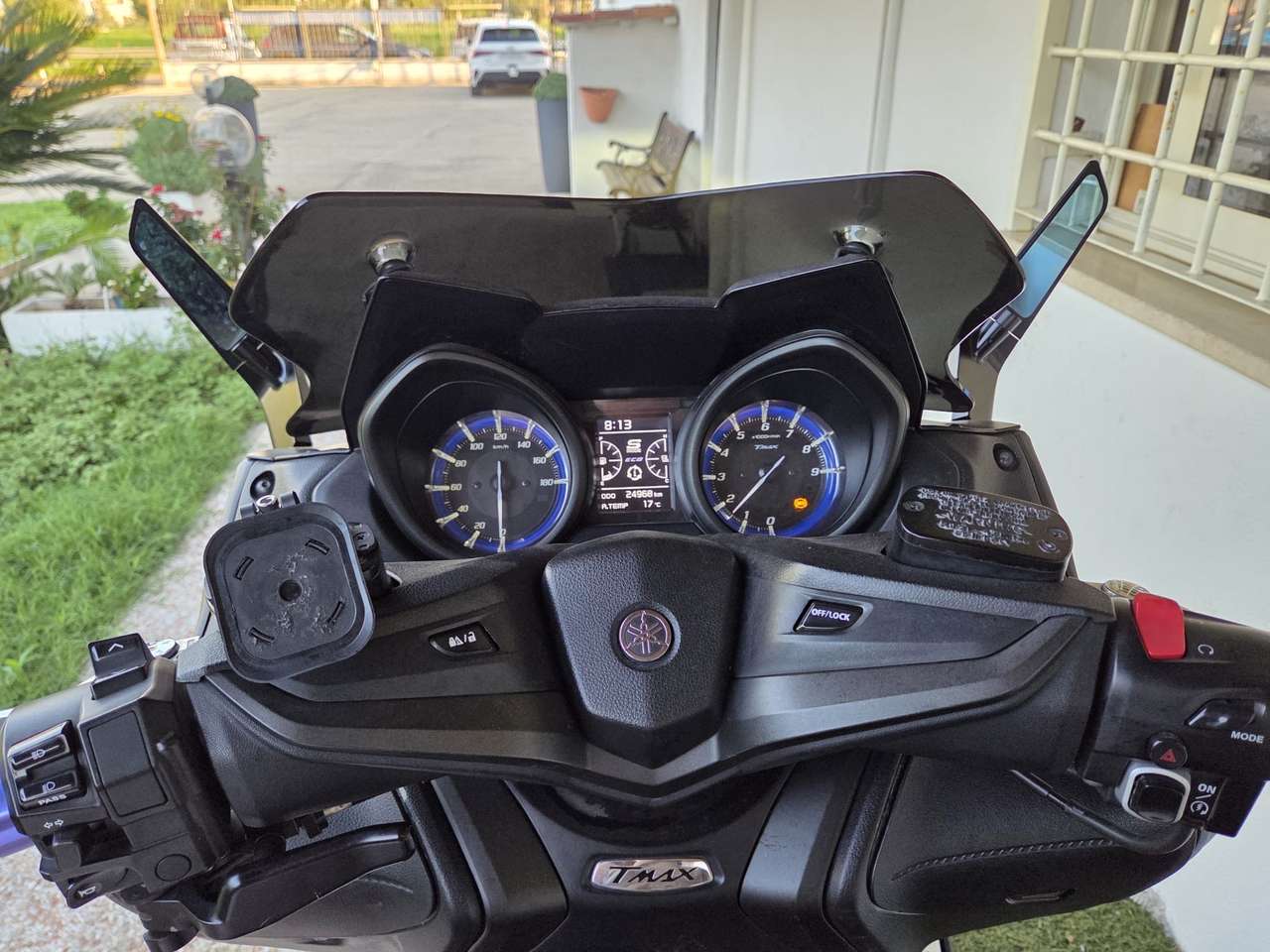 Yamaha TMAX 560 NERO OPACO PERSONALIZZATO