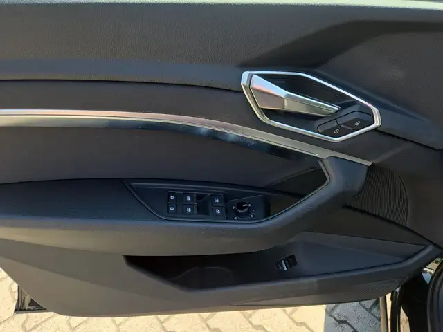 Audi Q8 E-Tron view 16