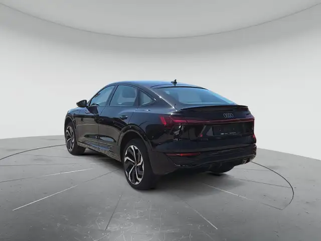 Audi Q8 E-Tron view 3