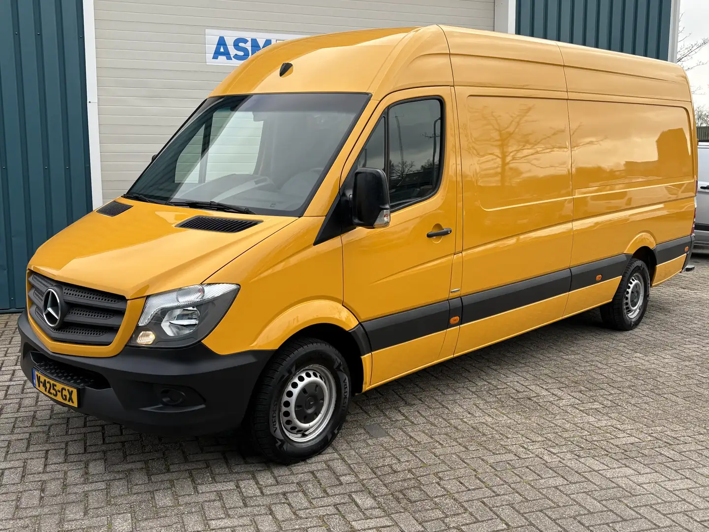 Mercedes-Benz Sprinter 311 2.2 115Pk CDI 432 / Airco / Apk t/m 06-02-2026 Geel - 2