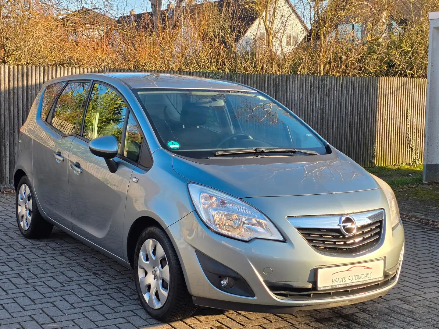 Opel Meriva B Edition Silber - 2