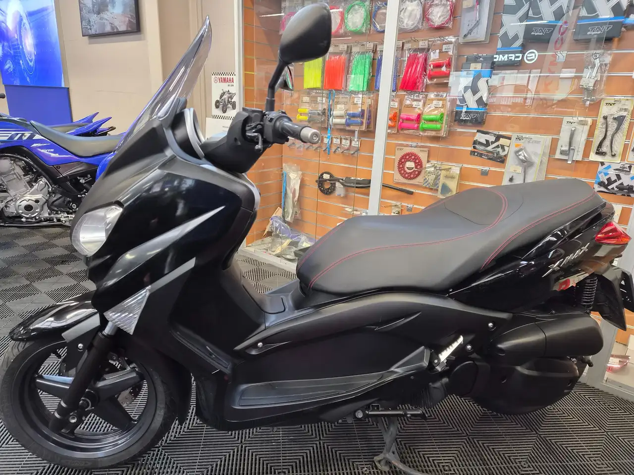 Yamaha X-Max 125