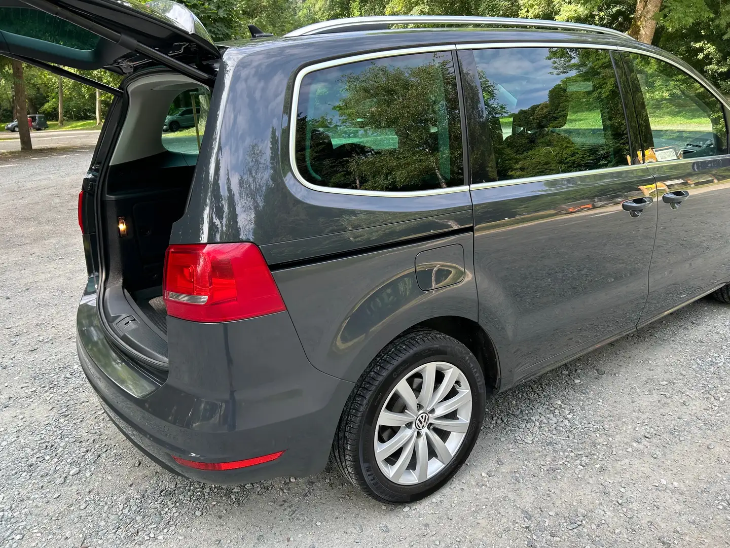 Volkswagen Sharan Comfortline BMT 2,0 TDI DPF Comfortline Grau - 2