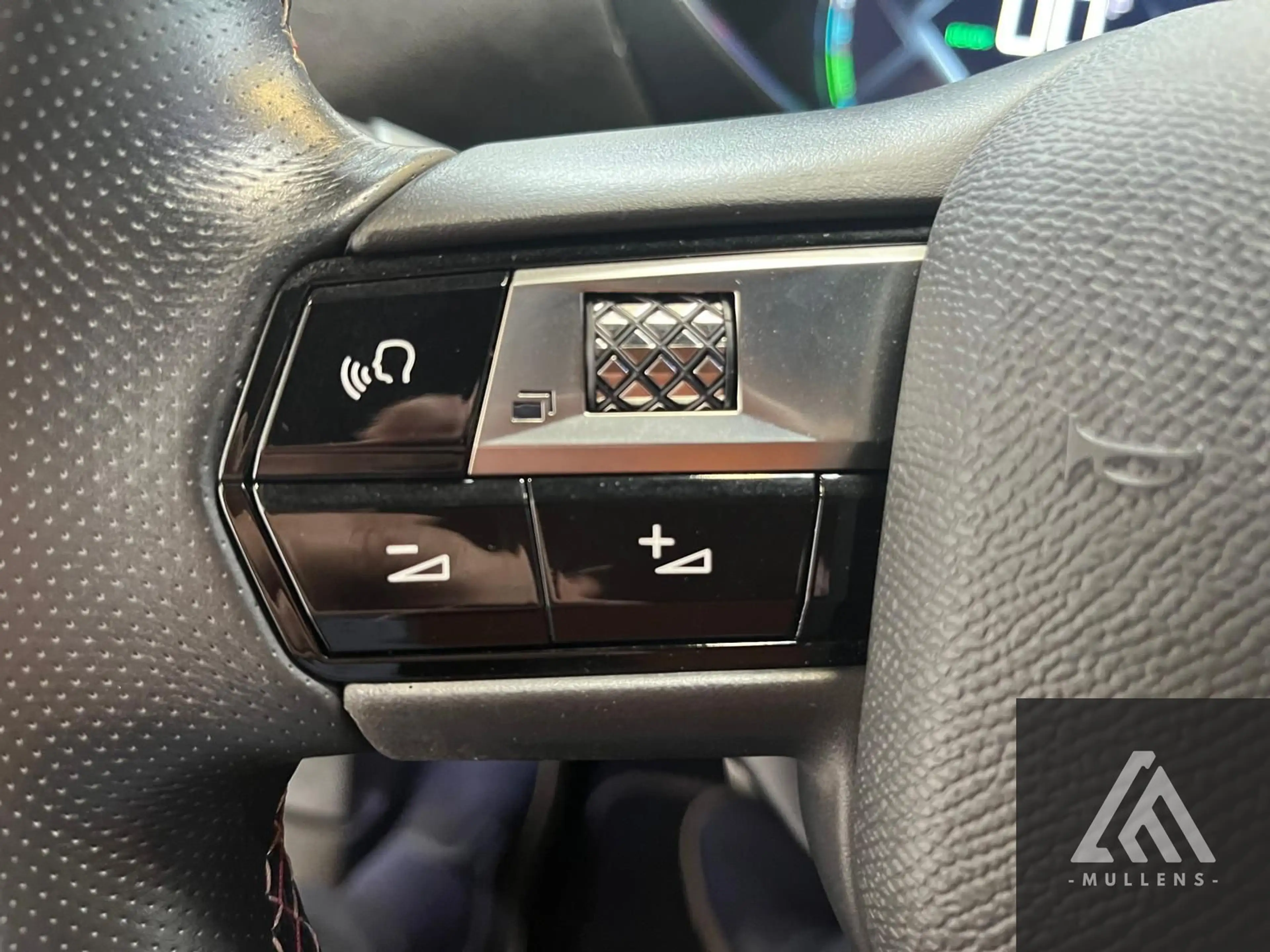 DS Automobiles DS 3 Crossback E-Tense Performance Line+ — photo 13