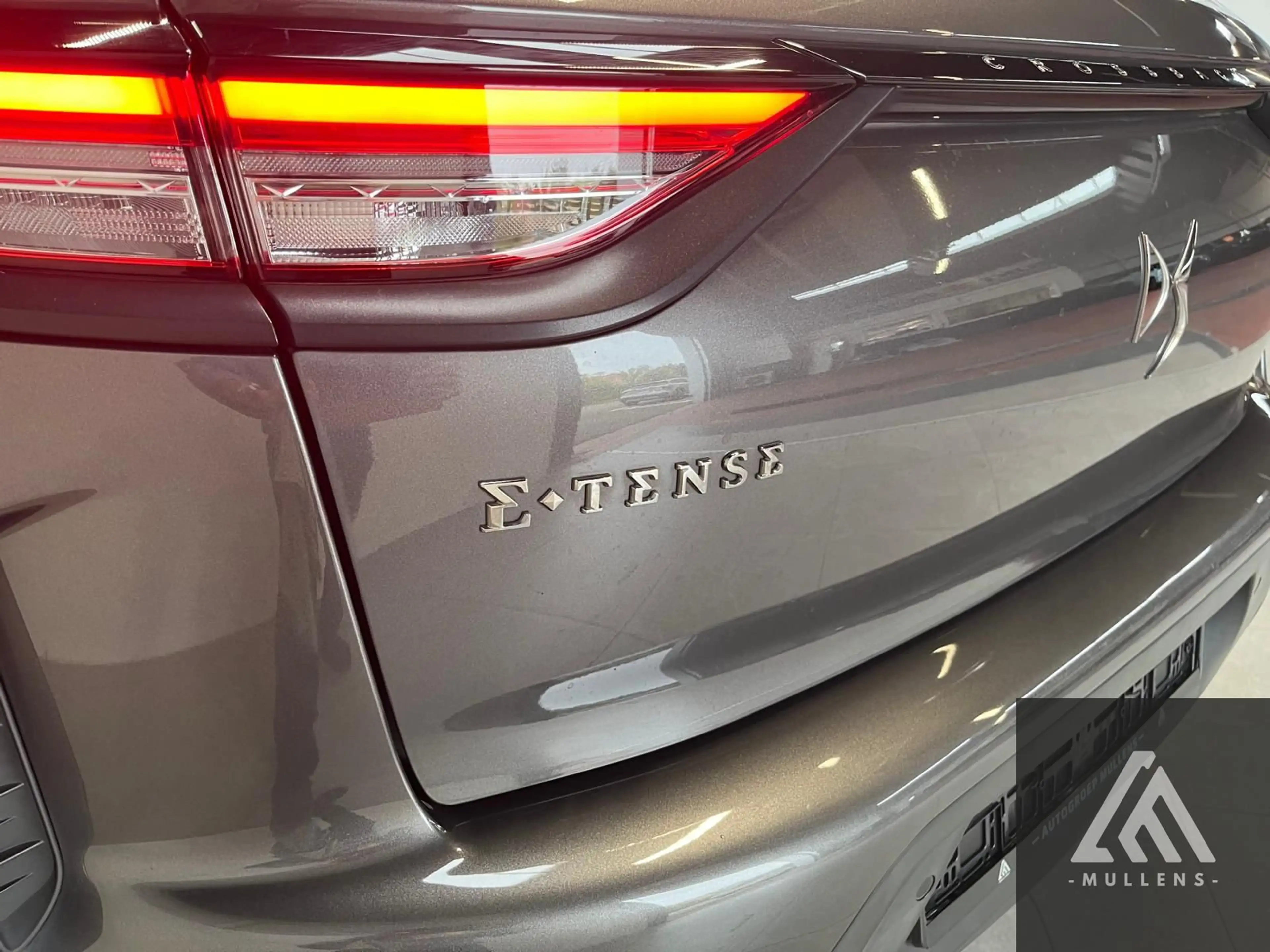 DS Automobiles DS 3 Crossback E-Tense Performance Line+ — photo 8