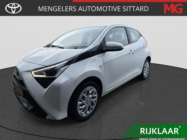 Toyota Aygo 1.0 VVT-i x-play Apple Carplay | 4 seizoen | Rijkl