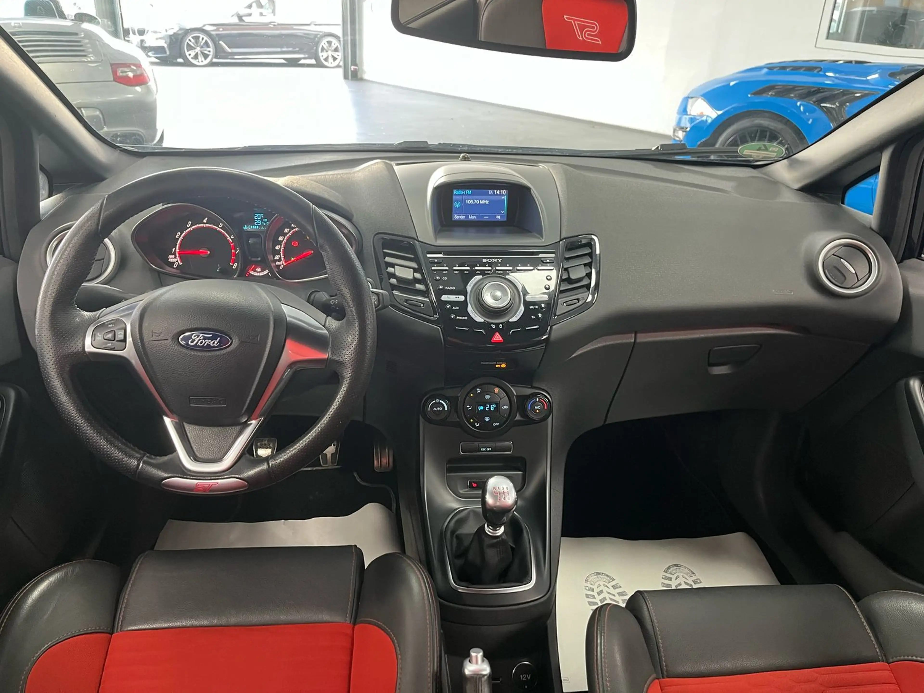 Ford Fiesta ST 1.6l EcoBoost/ Recaro/ 8-Fach/ Schalter — photo 12