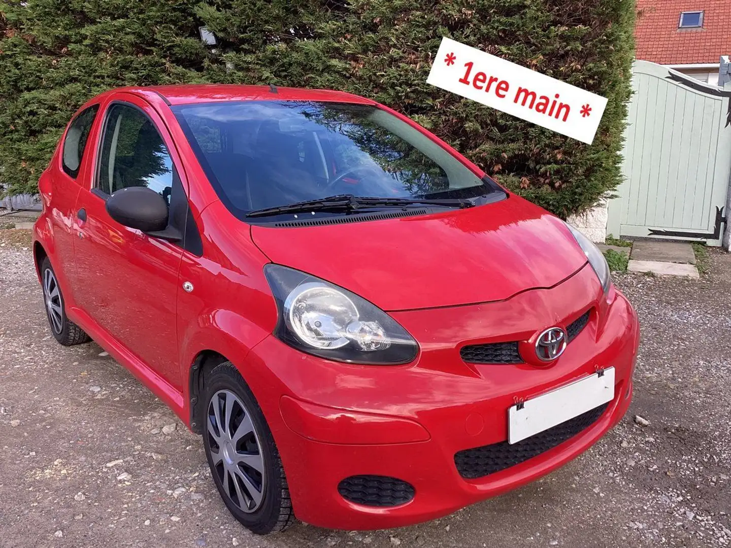 Toyota Aygo 1.0i Rot - 1