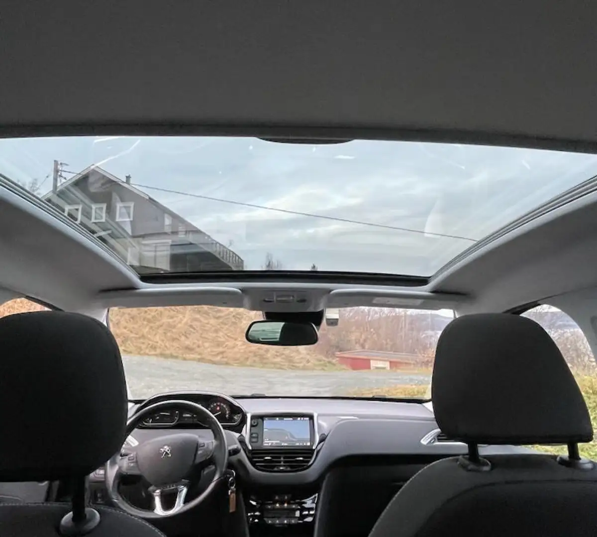 Peugeot 208 Allure 1.2 PureTech 110 ch automatique - 2