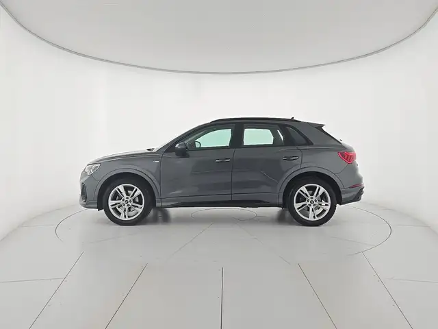 Audi Q3 view 2