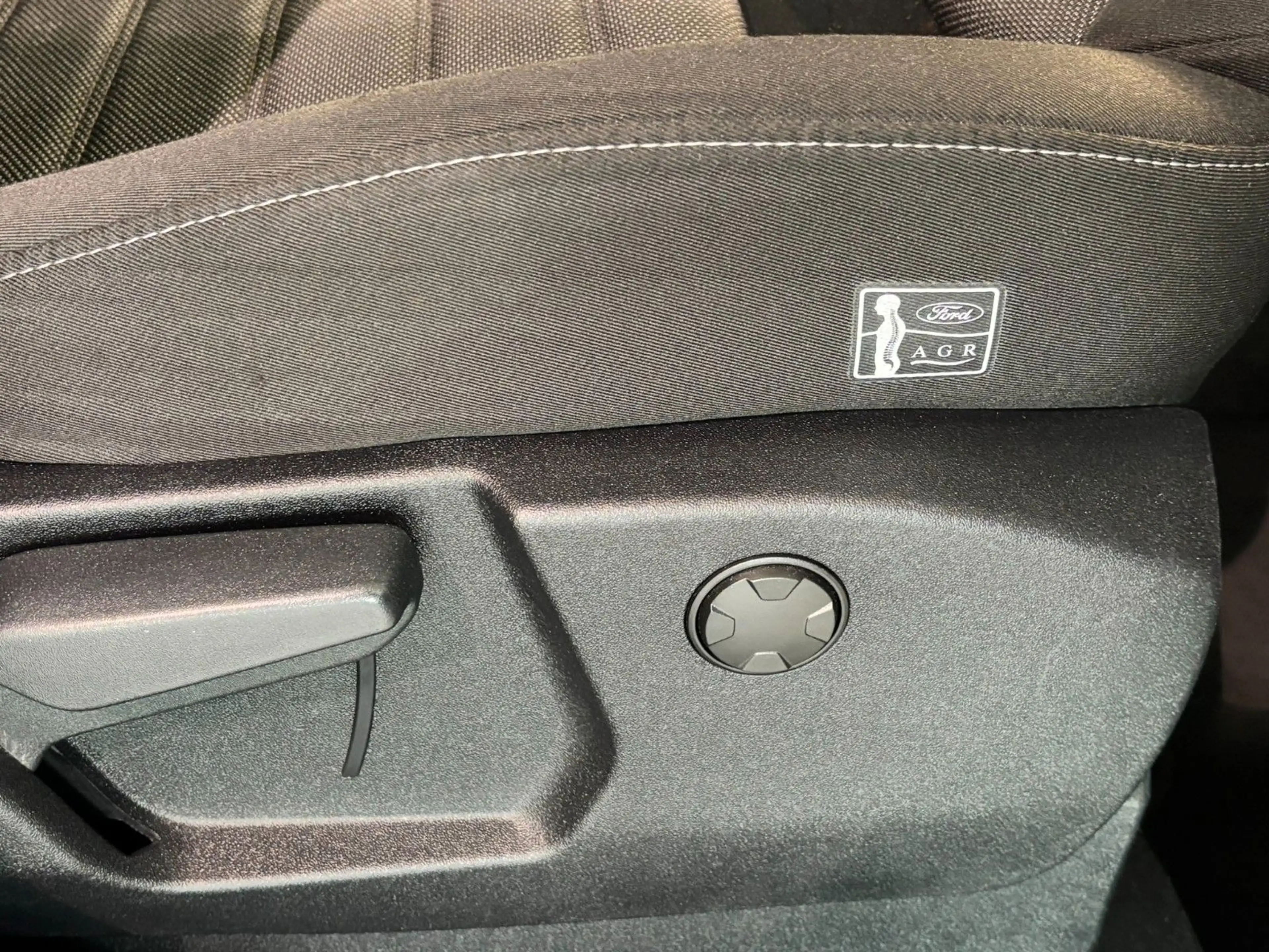 Ford Galaxy Titanium AWD AHK 7-Sitze LED 190PS — photo 12