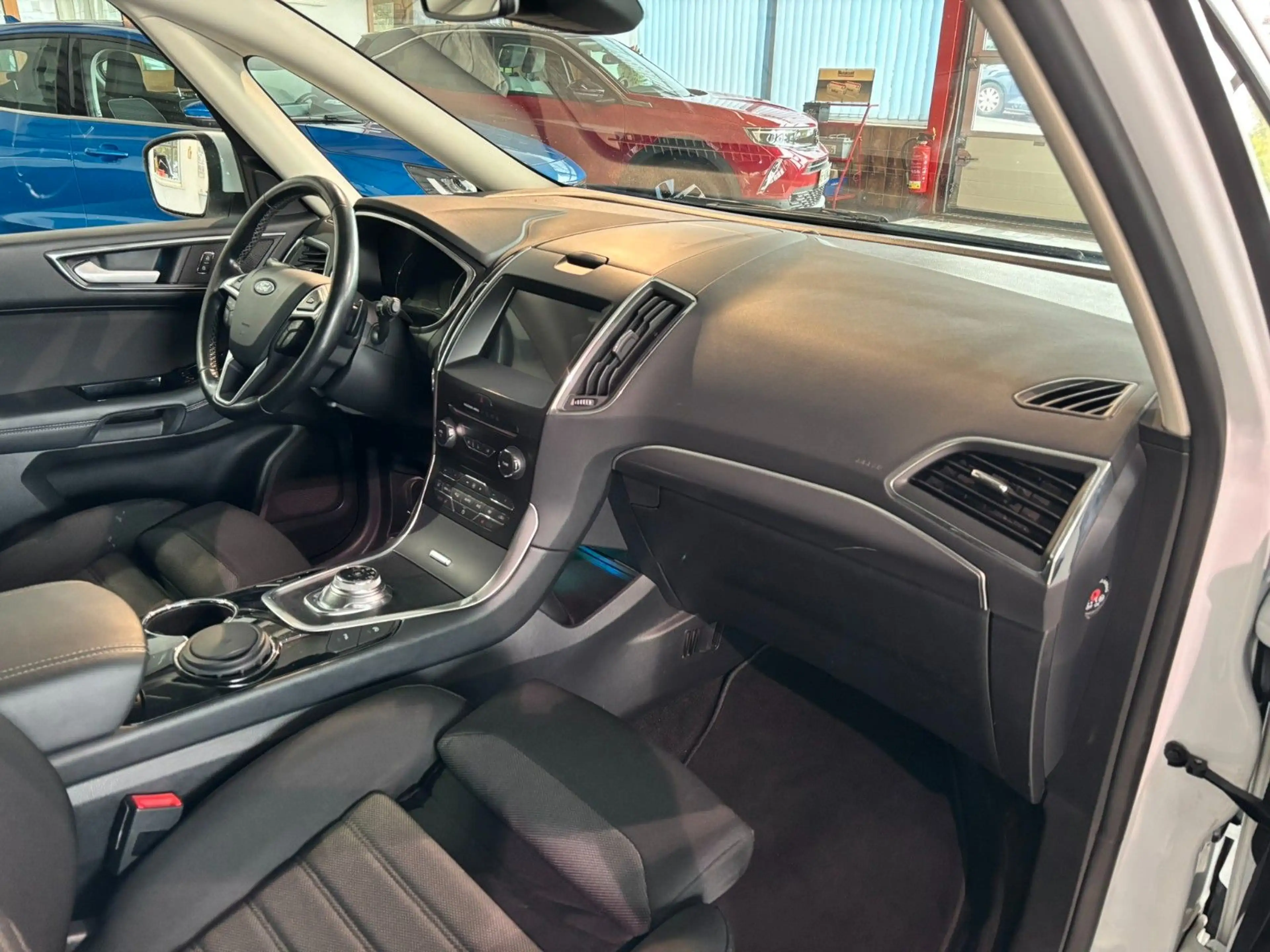 Ford Galaxy Titanium AWD AHK 7-Sitze LED 190PS — photo 13