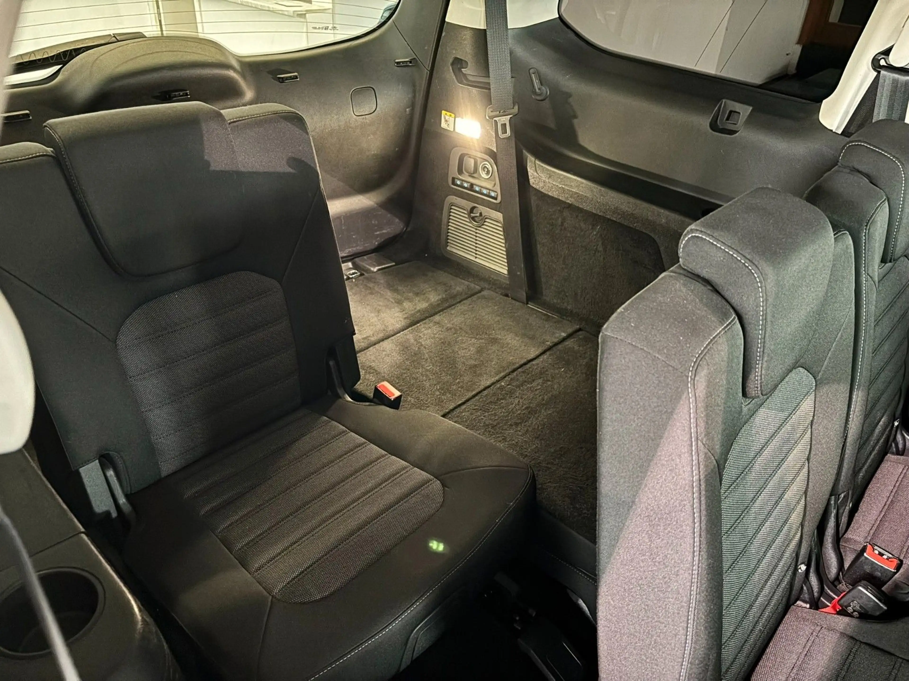 Ford Galaxy Titanium AWD AHK 7-Sitze LED 190PS — photo 19