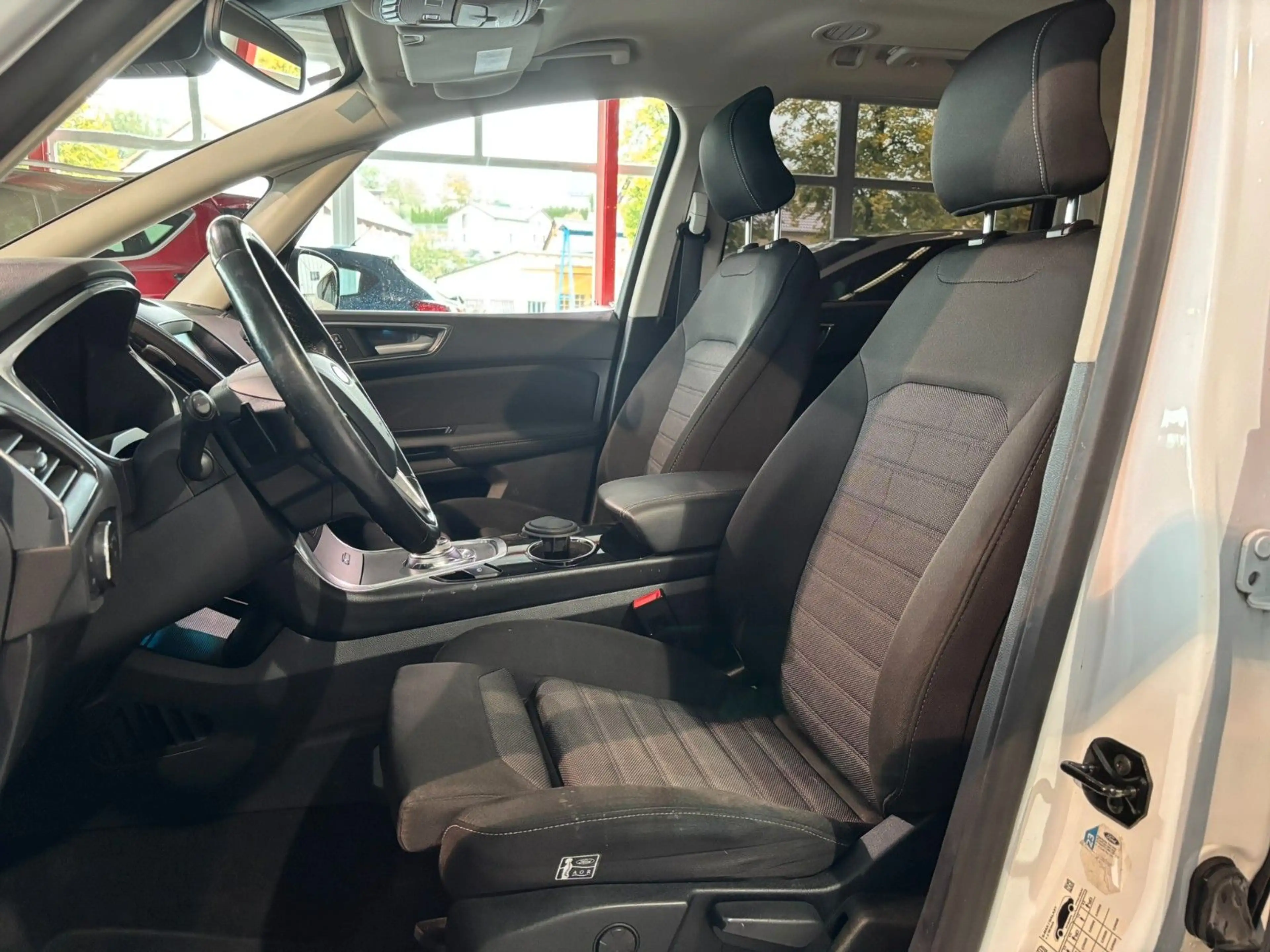 Ford Galaxy Titanium AWD AHK 7-Sitze LED 190PS — photo 31