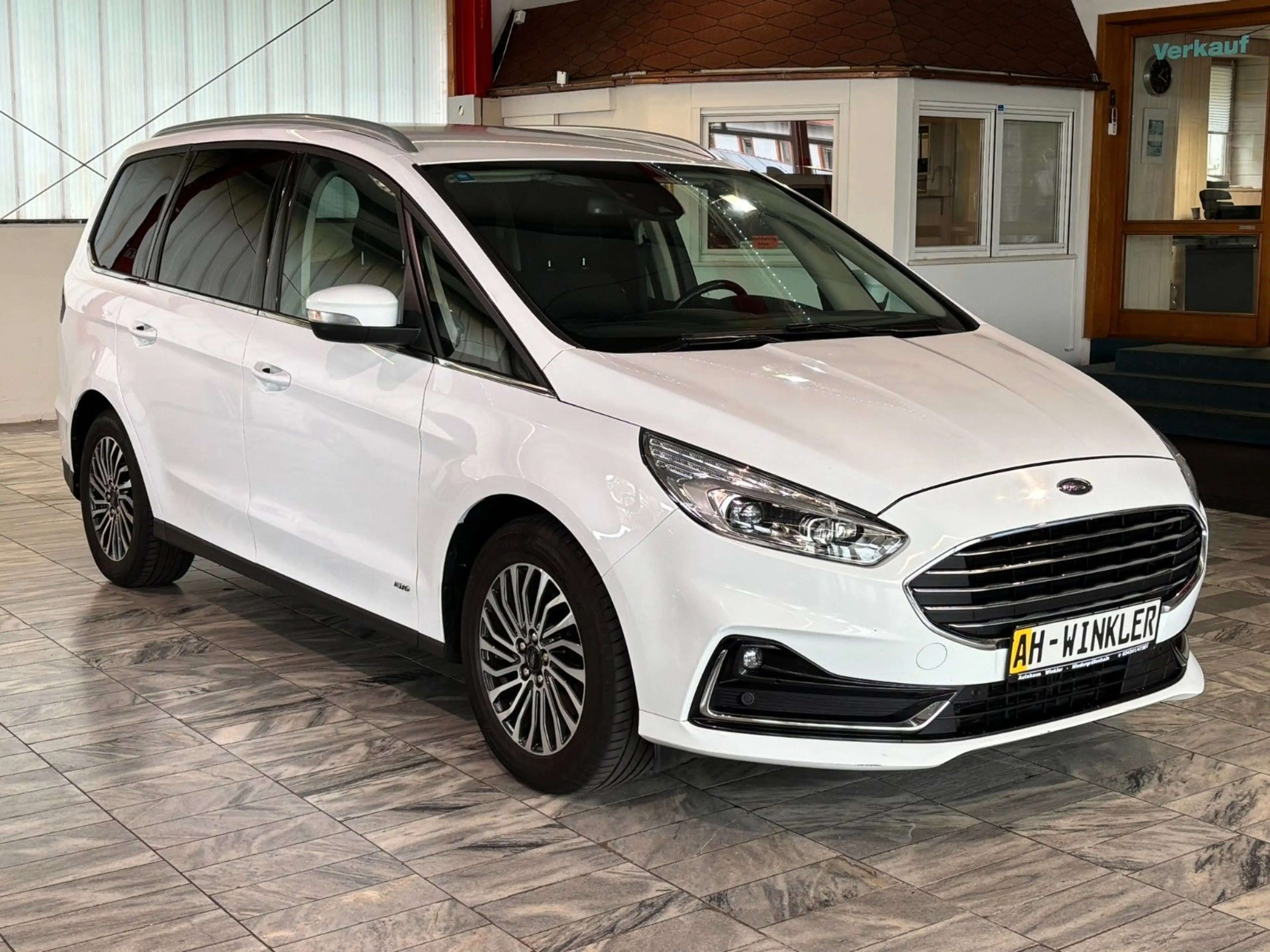 Ford Galaxy Titanium AWD AHK 7-Sitze LED 190PS — photo 7