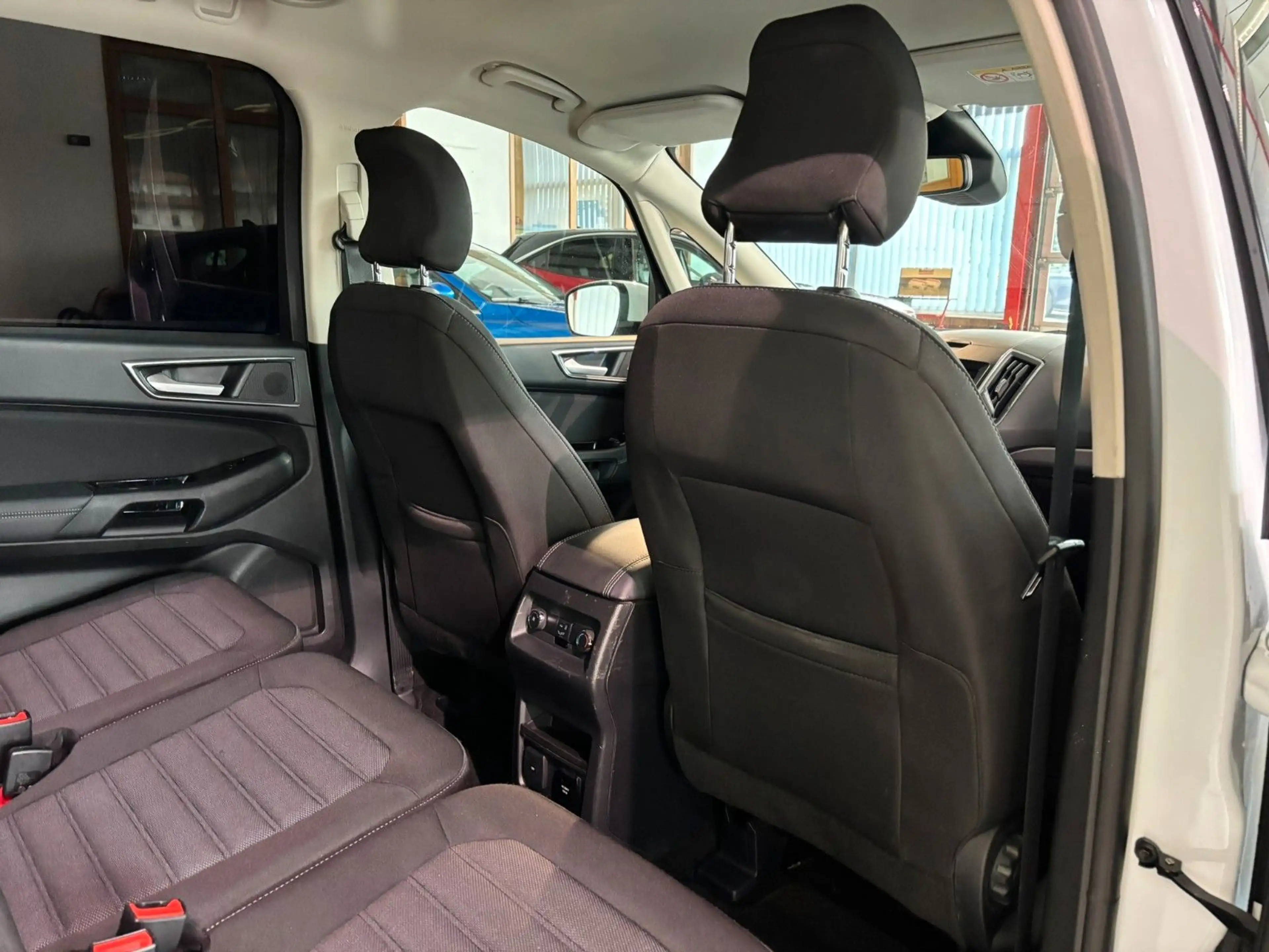 Ford Galaxy Titanium AWD AHK 7-Sitze LED 190PS — photo 16