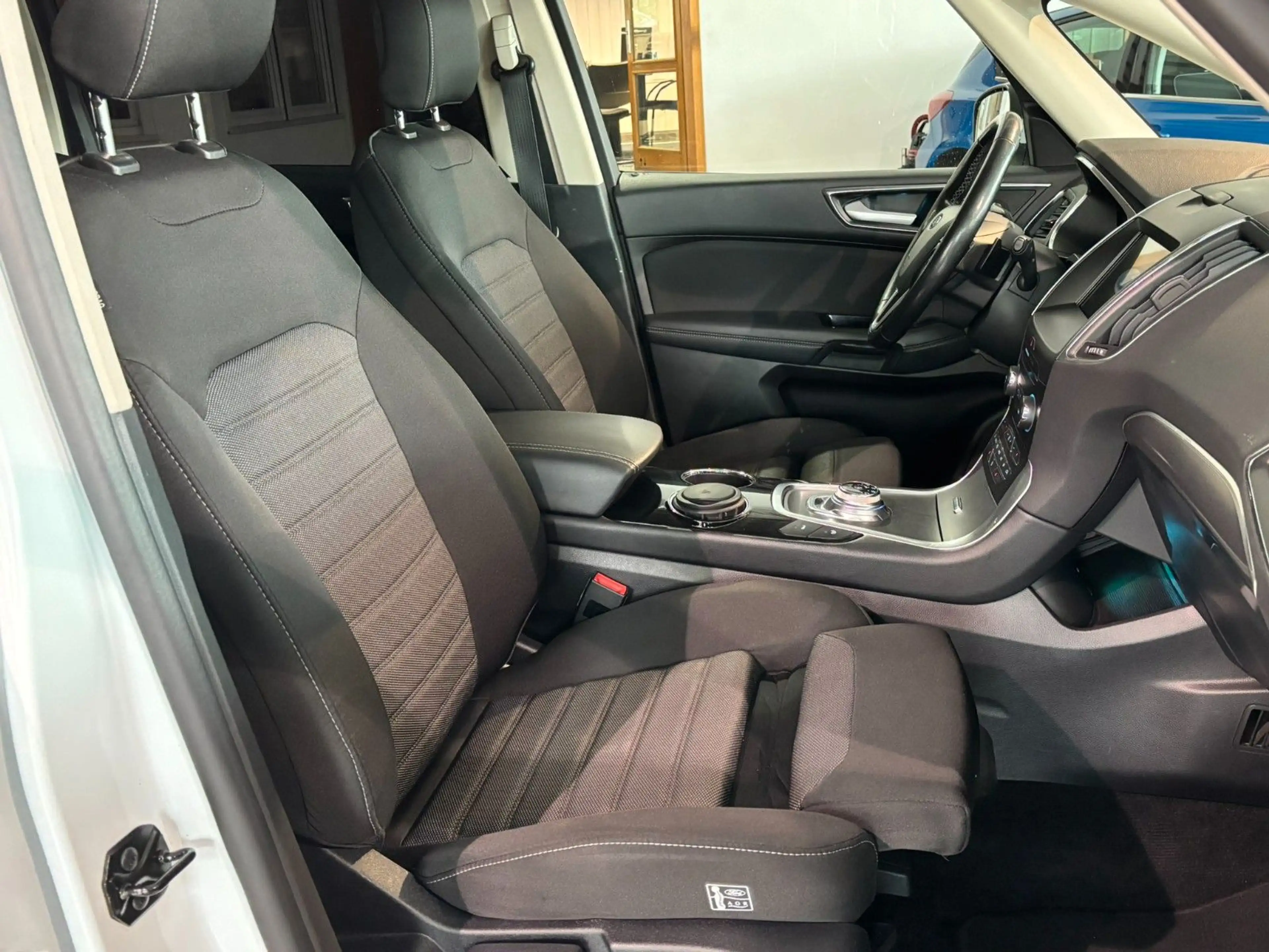 Ford Galaxy Titanium AWD AHK 7-Sitze LED 190PS — photo 11