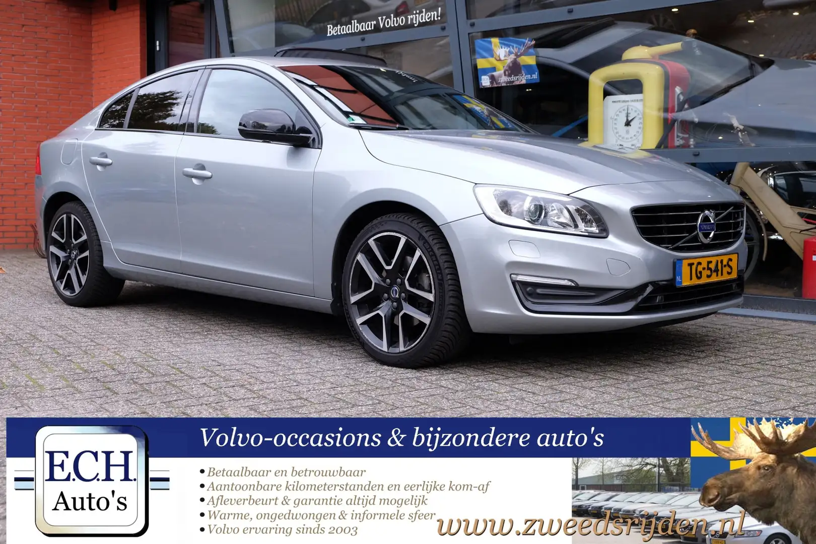 Volvo S60 T2 Polar+ Dynamic Automaat, Leer, Schuifdak Zilver - 1