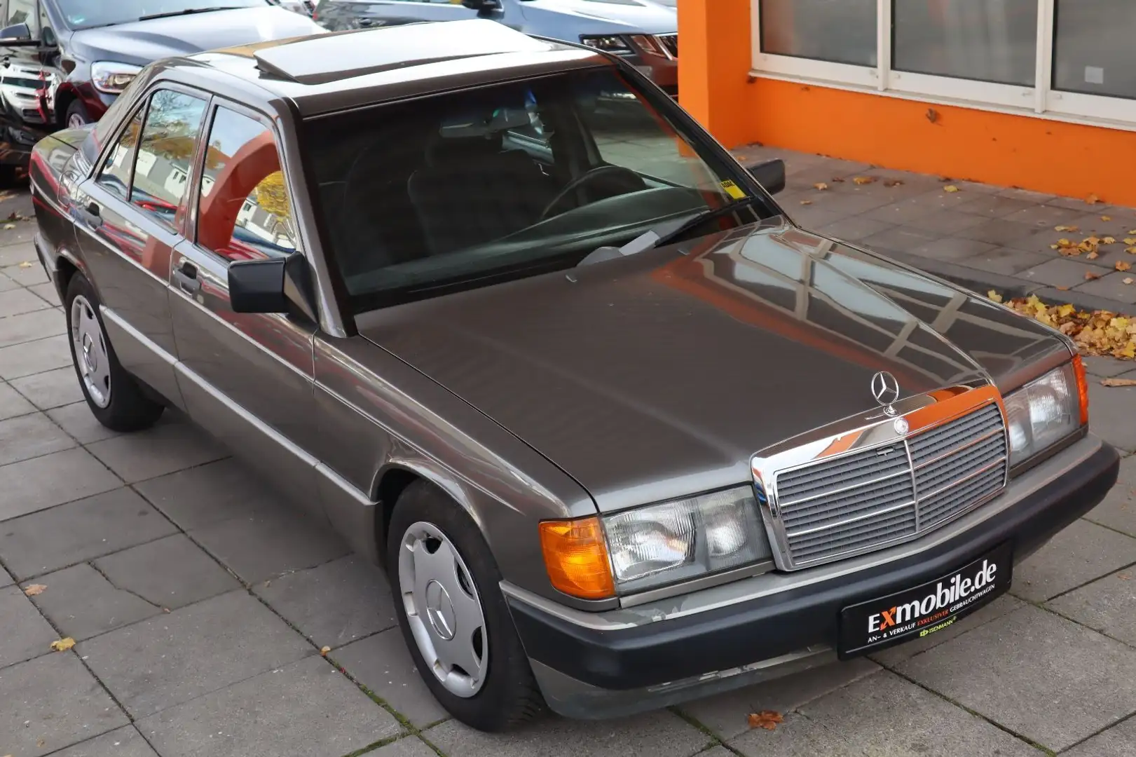 Mercedes-Benz 190 E* 2.0 LITER* 87KW* HU 02.2027* Braun - 2