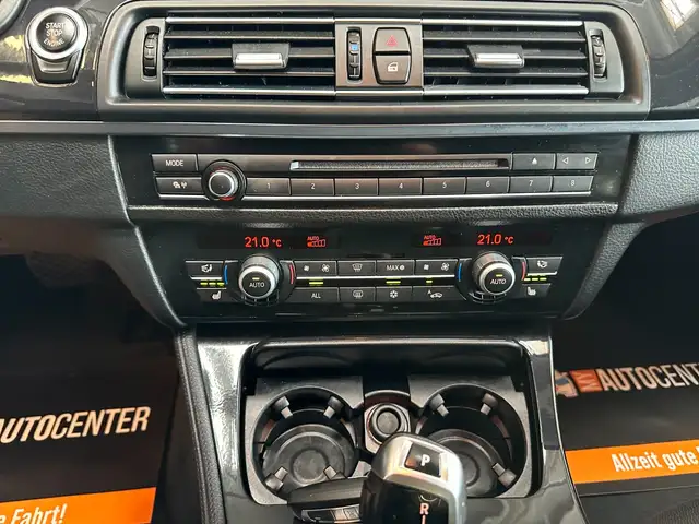 BMW 5 Series view 10