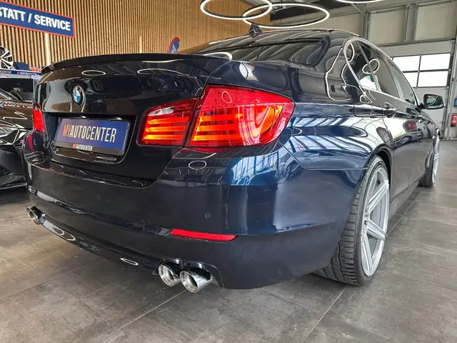 BMW 5 Series view 4