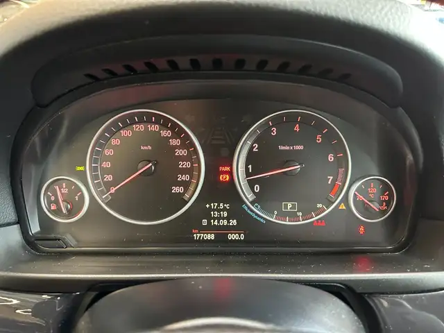 BMW 5 Series view 13
