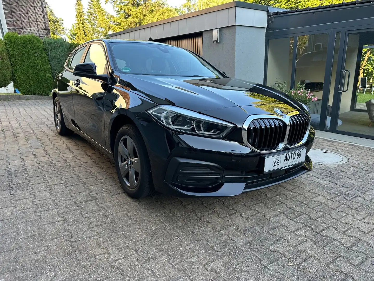 BMW 118 1 Lim. 118 i Advantage |LED|SHz|Live Cocpit+ Schwarz - 1