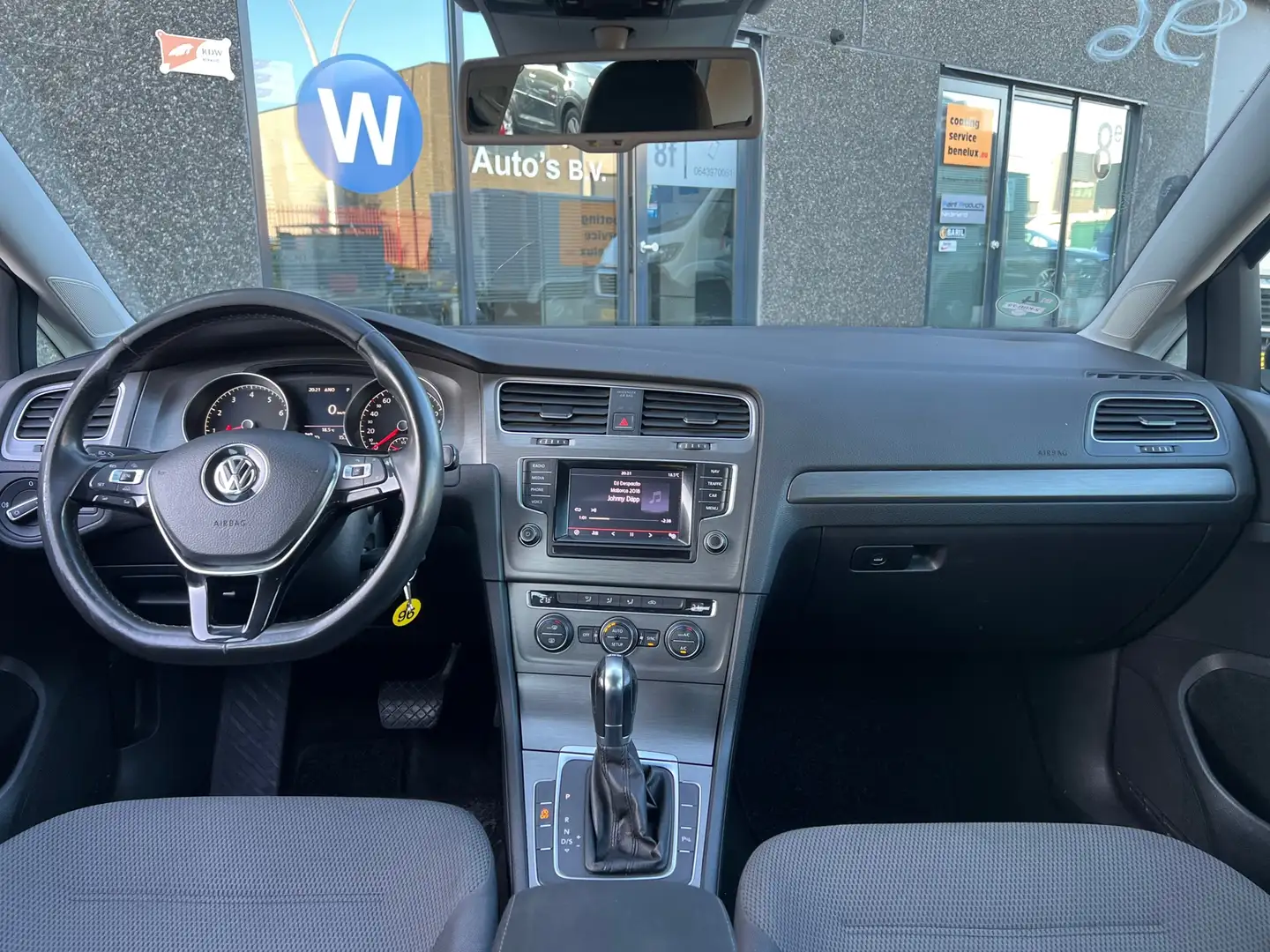 Volkswagen Golf 1.2 TSI Clima Automaat LaneAssist Navi Cruise Noir - 2