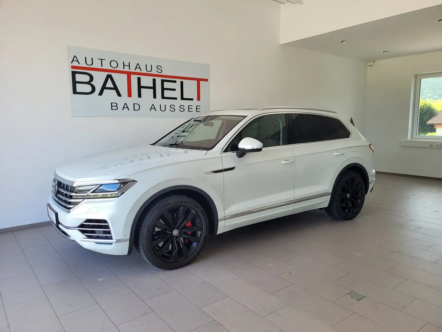 Volkswagen Touareg Elegance eHybrid 4MOTION Blanc - 2