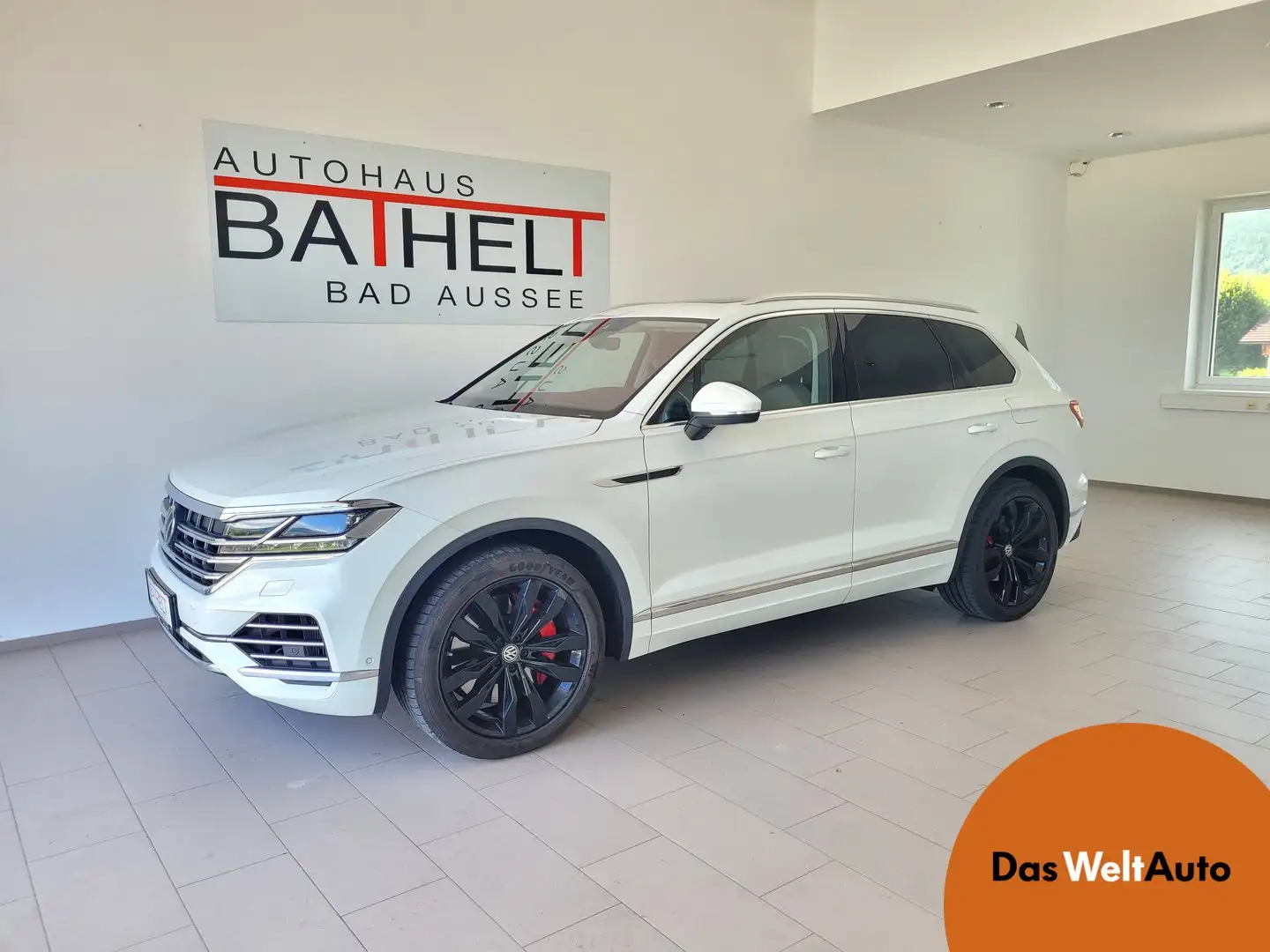 Volkswagen Touareg Elegance eHybrid 4MOTION Blanc - 1